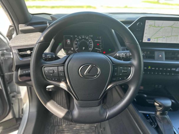 Lexus UX 250h 135 kW image number 13