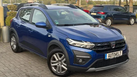 Car image 3