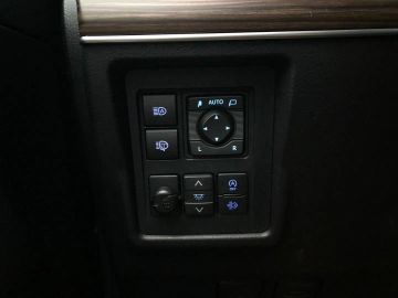 Car image 35