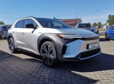 Car image 2