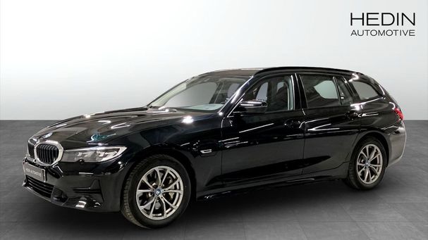 BMW 330e Touring xDrive 216 kW image number 1