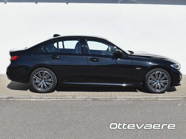 BMW 330e M Sport 215 kW image number 2