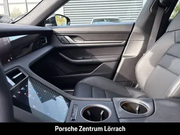 Car image 32