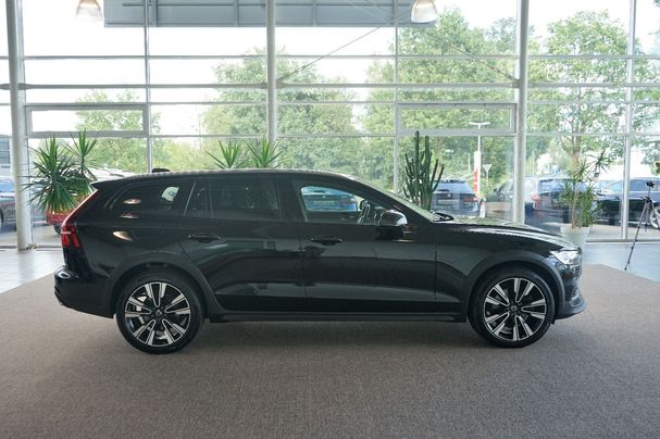 Volvo V60 Cross Country AWD Pro 140 kW image number 8