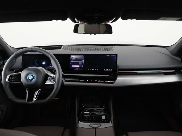 BMW 530 Touring 146 kW image number 14