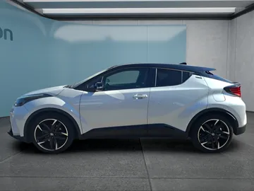 Car image 15