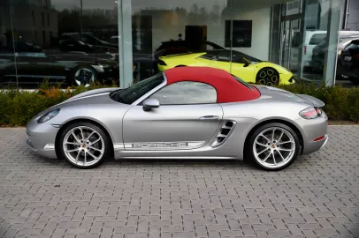 Car image 4