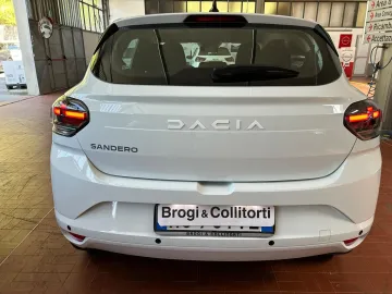 Car image 5