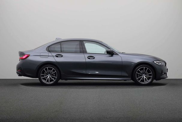 BMW 320i Sport Line 135 kW image number 12