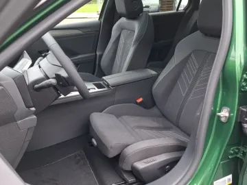 Car image 35