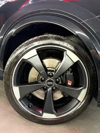 Car image 35