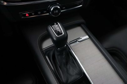 Car image 36