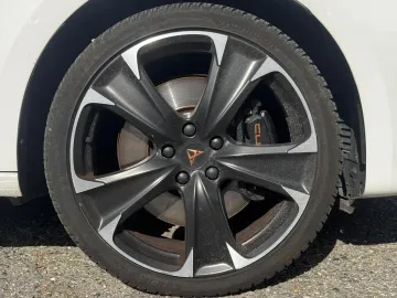 Car image 29