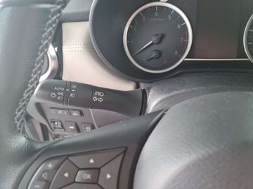 Car image 30