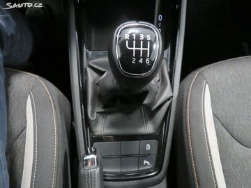 Car image 24