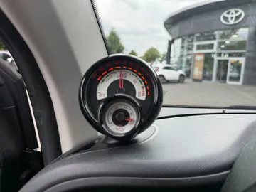Car image 21