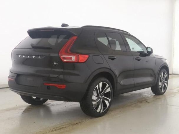 Volvo XC40 B4 Ultra Dark 145 kW image number 2