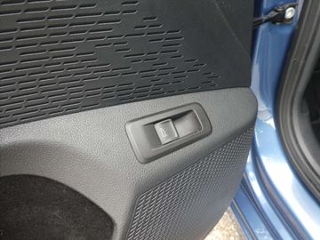 Car image 37