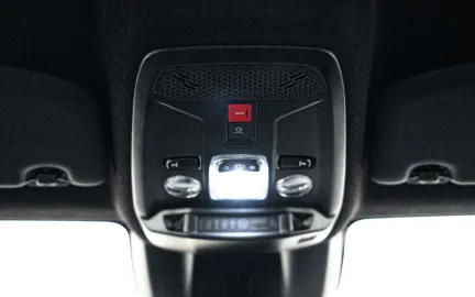 Car image 26