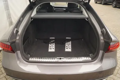 Car image 29