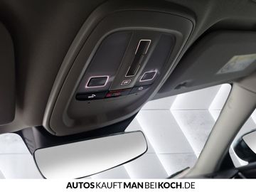 Car image 32