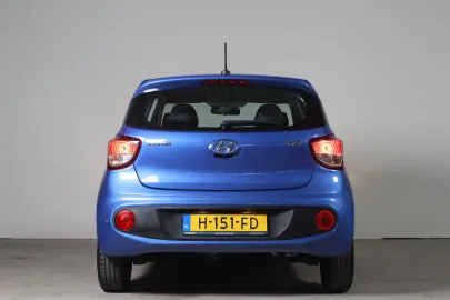 Car image 25
