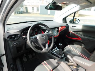 Car image 14