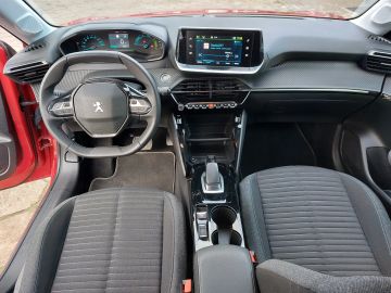 Car image 14