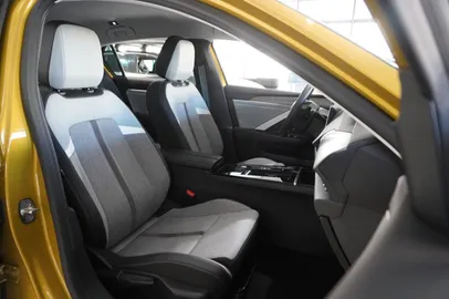 Car image 48