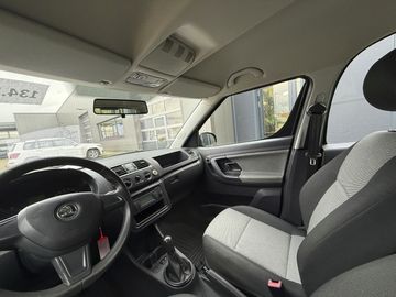 Car image 12