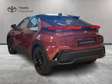 Car image 3