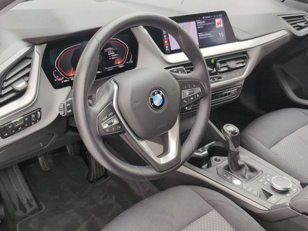 BMW 118i 100 kW image number 8