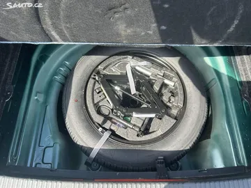 Car image 25