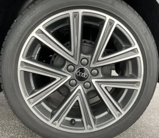 Car image 33