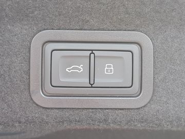 Car image 34