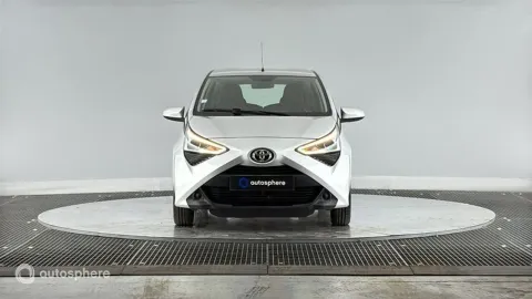 Car image 4