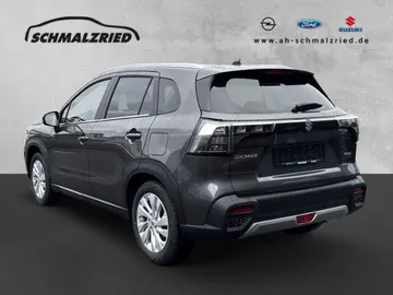 Car image 4