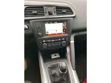 Car image 18