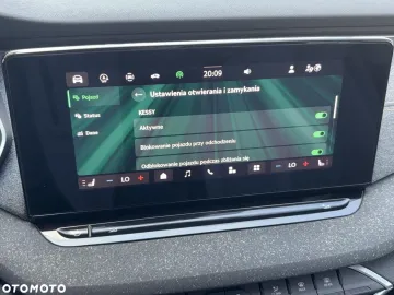 Car image 40