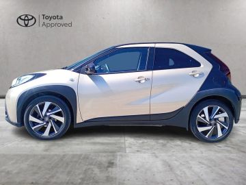 Car image 3
