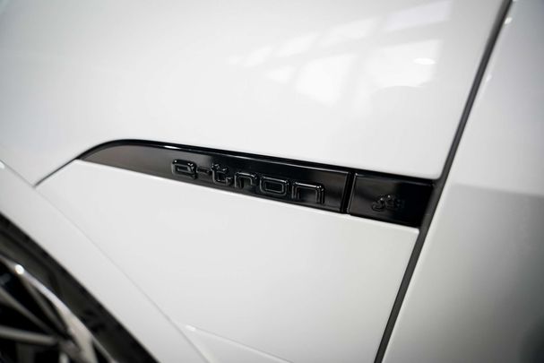 Audi Q8 50 quattro e-tron S-line Sportback 250 kW image number 9