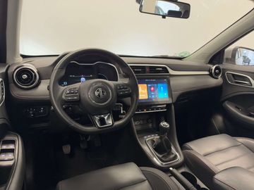 Car image 8