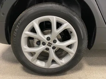 Car image 25