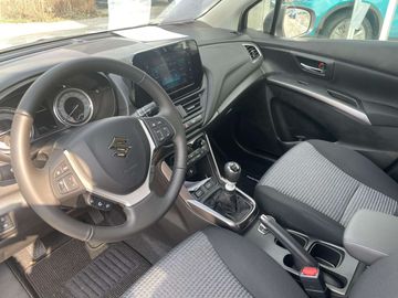 Car image 12