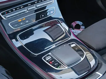 Car image 33