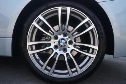 Car image 34