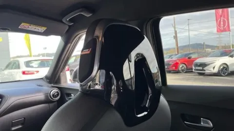 Car image 32