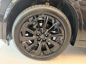 Car image 27