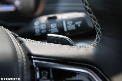 Car image 40