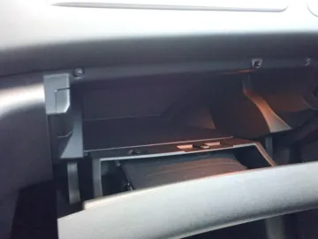 Car image 37